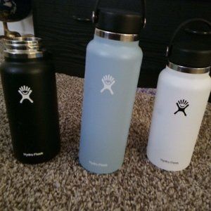 Hydro-Flask Waterbottles Stainless Steel. Vacuum sealed Insulated $20-$25-$30